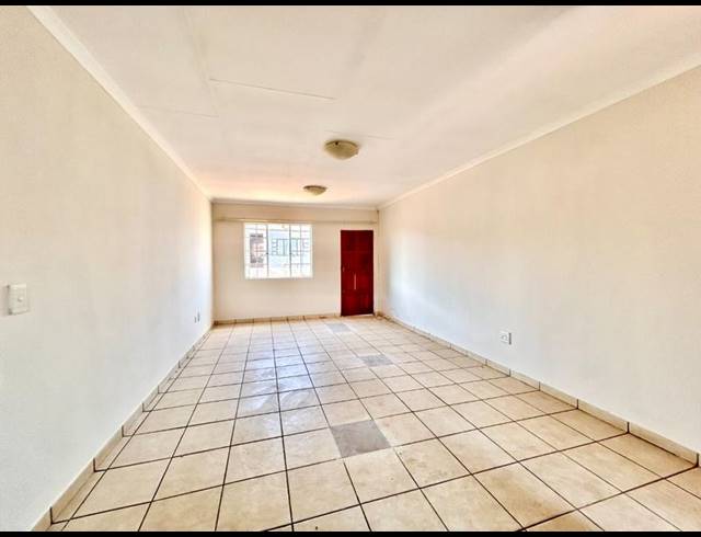 3 BEDROOM APARTMENT FOR SALE IN MAGALIESBERG COUNTRY ESTATE